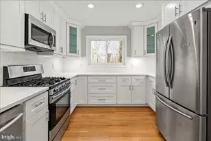 8711 Millbrook Pl, Alexandria, VA 22309 - Photo 10