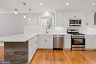 8711 Millbrook Pl, Alexandria, VA 22309 - Photo 8