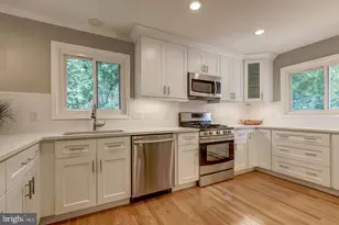 8711 Millbrook Pl, Alexandria, VA 22309 - Photo 2