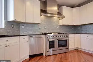 2623 Stenhouse Pl, Dunn Loring, VA 22027 - Photo 6