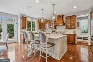 10321 Lynch Ln, Oakton, VA 22124 - Photo 10