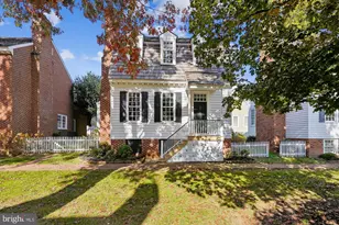 9896 Palace Green Way, Vienna, VA 22181 - Photo 2