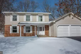 9102 Red Lion Tavern Ct, Springfield, VA 22153 - Photo 2