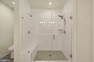 2320 Field Point Rd, Herndon, VA 20171 - Photo 26