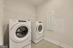 2320 Field Point Rd, Herndon, VA 20171 - Photo 34