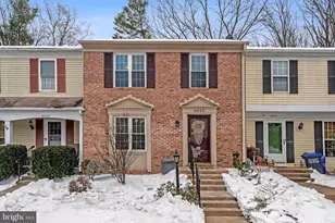 6045 Meyers Landing Ct, Burke, VA 22015 - Photo 2