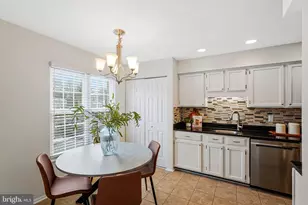 6045 Meyers Landing Ct, Burke, VA 22015 - Photo 4