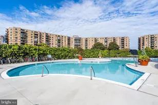 8370 Greensboro Dr, McLean, VA 22102 - Photo 10