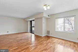 8370 Greensboro Dr, McLean, VA 22102 - Photo 6