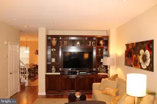 4105 Hazelwood Ct, Fairfax, VA 22030 - Photo 2