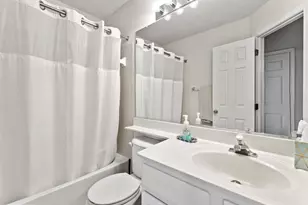 8873 Royal Doulton Ln, Fairfax, VA 22031 - Photo 34