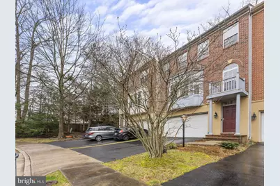 8873 Royal Doulton Lane, Fairfax, VA 22031 - Photo 2