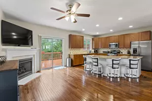 8873 Royal Doulton Ln, Fairfax, VA 22031 - Photo 16