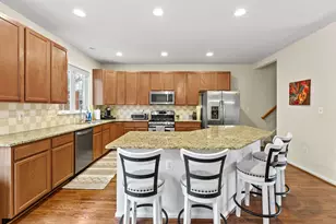 8873 Royal Doulton Ln, Fairfax, VA 22031 - Photo 18