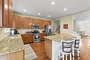 8873 Royal Doulton Ln, Fairfax, VA 22031 - Photo 20