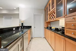 6817 Stockwell Manor Dr, Falls Church, VA 22043 - Photo 28