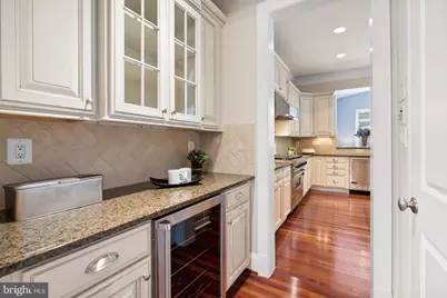 6817 Stockwell Manor Drive, Falls Church, VA 22043 - Photo 12