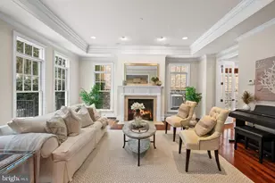 6817 Stockwell Manor Dr, Falls Church, VA 22043 - Photo 10