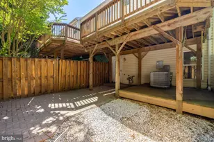 8906 Royal Astor Way, Fairfax, VA 22031 - Photo 32