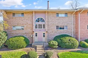 2819 Kalmia Lee Ct, Falls Church, VA 22042 - Photo 2