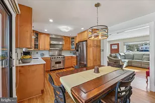 6816 Mayo Ct, Springfield, VA 22150 - Photo 26