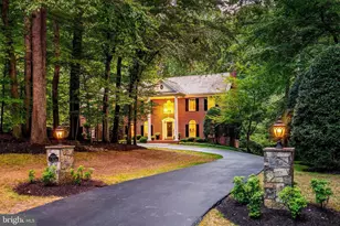 10109 High Hill Ct, Great Falls, VA 22066 - Photo 2