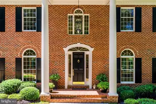 10109 High Hill Ct, Great Falls, VA 22066 - Photo 4