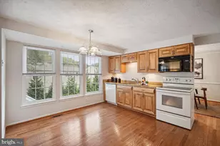 6311 Falling Brook Dr, Burke, VA 22015 - Photo 10