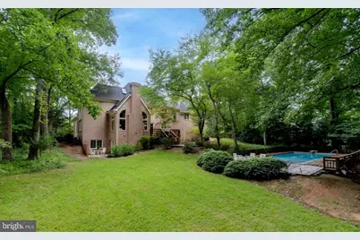 10700 Hunters Run Court, Vienna, VA 22181 - Photo 2