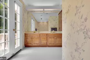 10700 Hunters Run Ct, Vienna, VA 22181 - Photo 20