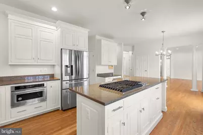 6058 Sugarstone Court, McLean, VA 22101 - Photo 4