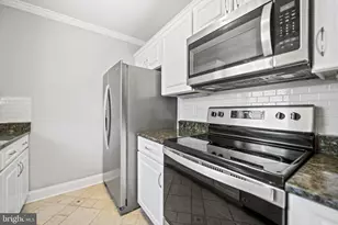 2362 Hunters Square Ct, Reston, VA 20191 - Photo 12