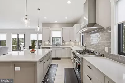 315 Charles Street SE, Vienna, VA 22180 - Photo 32