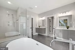 315 Charles St SE, Vienna, VA 22180 - Photo 48