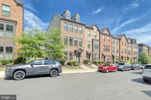 9339 Lemon Mint Ct, Fairfax, VA 22031 - Photo 2