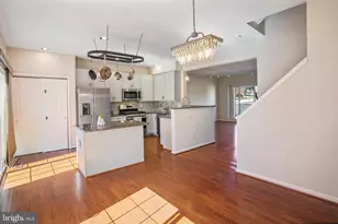 14317 Flomation Ct, Centreville, VA 20121 - Photo 2