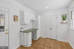 2849 Hideaway Rd, Fairfax, VA 22031 - Photo 8