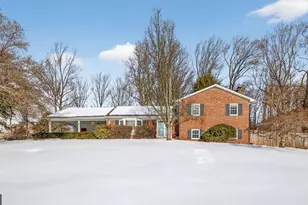 2849 Hideaway Rd, Fairfax, VA 22031 - Photo 1