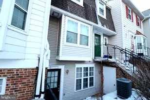 4152 Dawn Valley Ct, Chantilly, VA 20151 - Photo 2