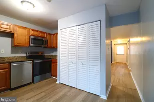 4152 Dawn Valley Ct, Chantilly, VA 20151 - Photo 8