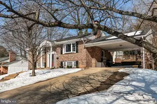 7518 Fairwood Ln, Falls Church, VA 22046 - Photo 2