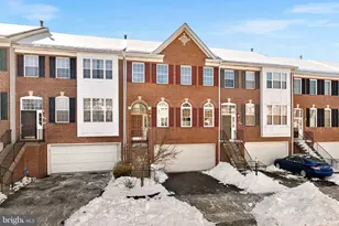 1733 Stuart Pointe Ln, Herndon, VA 20170 - Photo 2