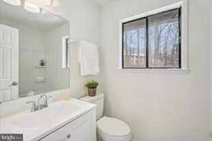 2315 Emerald Heights Ct, Reston, VA 20191 - Photo 24