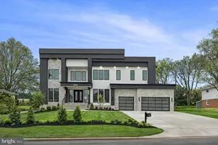 942 Dead Run Dr, McLean, VA 22101 - Photo 2