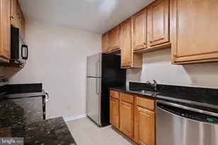 10300 Appalachian Cir, Oakton, VA 22124 - Photo 18