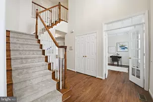 5219 Whisper Willow Dr, Fairfax, VA 22030 - Photo 2