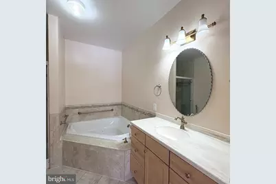 11565 Cavalier Landing Court #202, Fairfax, VA 22030 - Photo 10