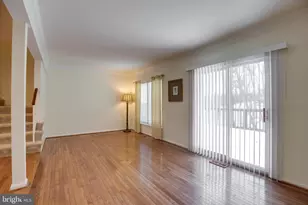 5772 Crownleigh Ct, Burke, VA 22015 - Photo 4