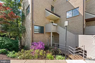 11120 Harbor Ct, Reston, VA 20191 - Photo 2