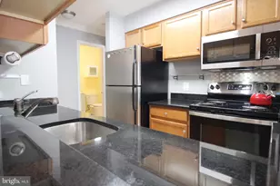 11657 Chesterfield Ct, Reston, VA 20190 - Photo 10